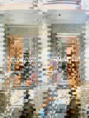 NHÀ BÁN - LƯƠNG VĂN CAN - NHÀ MỚI CHỦ ĐANG SỬA VÀO Ở NGAY - SHR - CÔNG