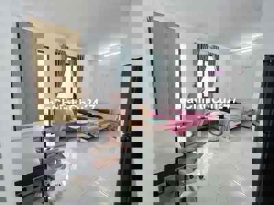 CHÍNH CHỦ STUDIO SÂN SAU THOÁNG MÁT, SẴN NỘI THẤT NGAY CV LÀNG HOA