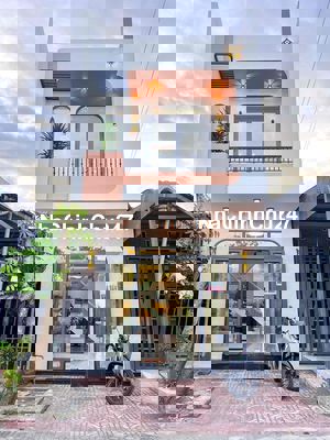 Tôi Chính Chủ Cần Bán Gấp 1 trệt 1 lầu 4 phòng ngủ ngay Chợ Bình Điền