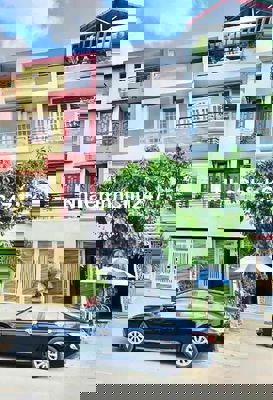 CHỦ KẸT TIỀN CẦN BÁN NHÀ MẶT TIỀN ĐƯỜNG.P7.Q8