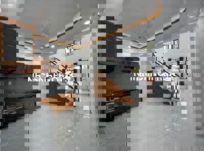 Chính chủ cần bán gấp nhà 1T1L giá rẻ bất ngờ