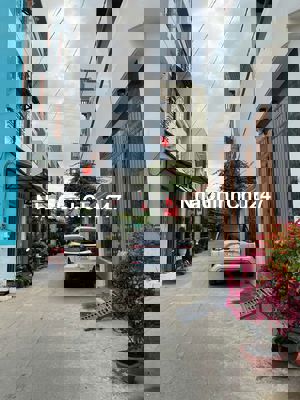 Bán nhà chính chủ hẻm ô tô đường số 3