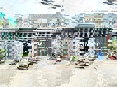 chủ bán nhà hoàn công sát quốc lộ  1k , đường nhựa 6 m