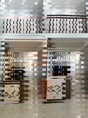 chủ bán nhà cấp 4 có gác gần hội trường và trường học đông hòa