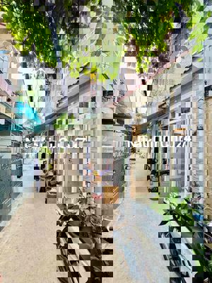 CHỦ GỬI NHÀ 2 LẦU, GẦN TRƯỜNG ĐH KỸ THUẬT CÔNG NGHỆ