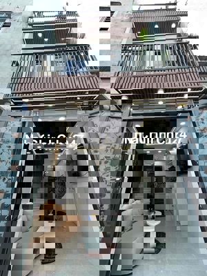 1 căn ra mặt tiền công năng 2 phòng chủ fun nội thất