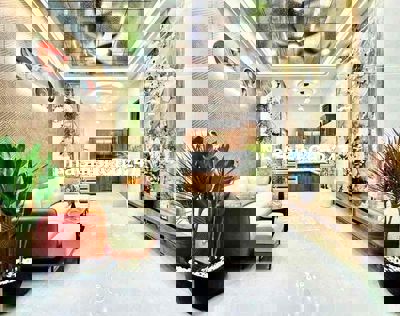 Bán Gấp Nhà Cách Chợ Lớn 10Phút-Nhà Đẹp Tặng Nội Thất Chủ Đi Định Cư