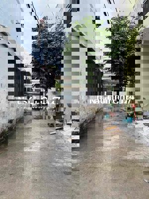 Chủ bán gấp giảm 60tr còn 2 tỷ 890 . 39m2 , 2 tầng HXH