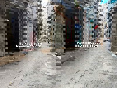 Hẻm xe hơi chỉ 100tr/m2 - Chủ đã có Visa đi Mỹ, gấp bán.