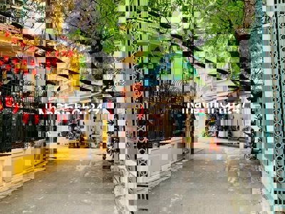 Chính chủ gửi bán nhà Võng Thị, Tây Hồ - ô tô đỗ cổng full nội thất