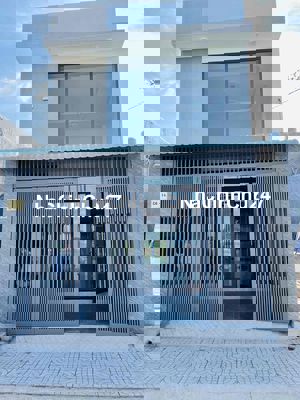 nhà mới xây, chính chủ .