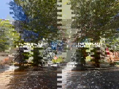 Chính Chủ Bán lô Nước Mặn 2 View Biệt Thự khu Nam Việt Á