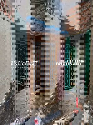 cần tiền bán gấp nhà nhỏ q1 sổ hồng ngay chủ