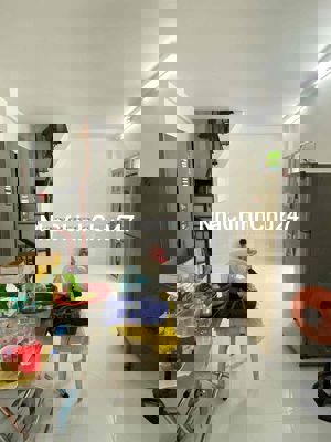 Bán Nhà chủ ngộp Hạ Giá 600tr