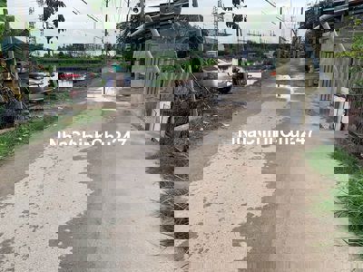 Nhà bán chính chủ, cách ngã 4 Ng.V.Linh + QL50 đúng 2km.