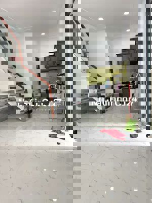 Nhà chợ Cầu Q12. Đúc 1 lầu, 2PN2WC Phòng thờ, sân riêng. Chính chủ