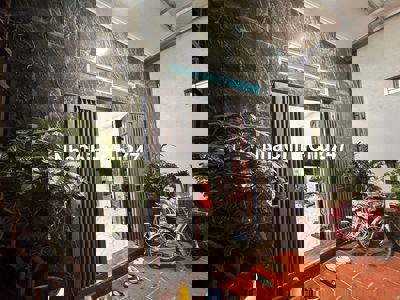 Chính chủ bán nhà Kim Giang - 47m2  - 3 tầng - có sân để xe 20m2