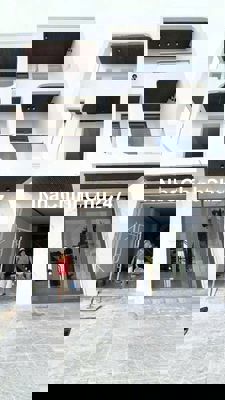 Chính Chủ Cần Bán Nhà 1 Trệt 2 Lầu Ngay Tp Thủ Dầu Một - Bình Dương