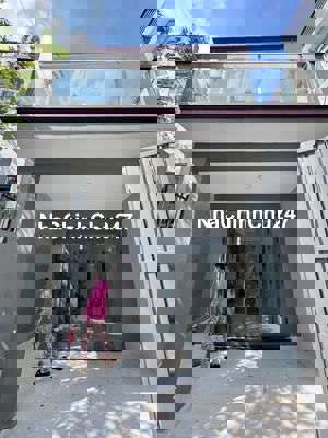 Chính chủ. Nhà 1 trệt 1 lầu. Hẻm 1 xẹt. Đs 11 GV . DT 5 x 14