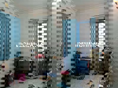 Chủ cần bán gấp nhà 230m2, đường Huỳnh Tấn Phát, Quận 7, nhỉnh 11 tỷ.