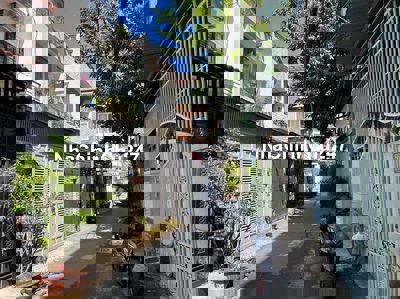 Nhà 4 lầu Chinh chủ HXH 5 mét gần MT cần bán