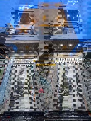 CHỦ GỬI NHÀ MỚI XÂY HẺM 311 NGUYỄN VĂN CỪ