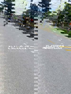 Cần bán lô đất đẹp mặt tiền đường Đức Hòa Thượng chính chủ mẹ mình