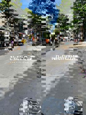 NHÀ CHÍNH CHỦ MẶT TIỀN HUỲNH THỊ HAI KHÚC KD SUNG NHẤT CẦN BÁN GẤP