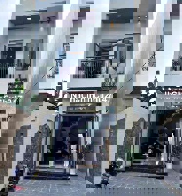 CHỦ KẸT TIỀN - CẦN BÁN GẤP CĂN NHÀ MẶT TIỀN - 80m2 - SỔ RIÊNG