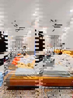 CHÍNH CHỦ CẦN BÁN NHÀ TT Q4. NỘI THẤT LUXURY. 5T. MT 8M. DT 48m2. 6 TY