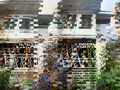 Chính chủ, 82m2 tầng 1 c.c 606 Võ Văn Kiệt Q1 - 2 PN, 1 bếp, 1 WC