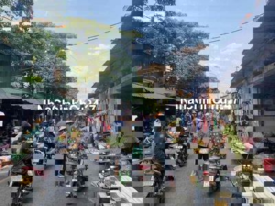 Chủ ngộp đang cần tiền GẤP nên bán lỗ . 300m2 , ngay trung tâm thị xã