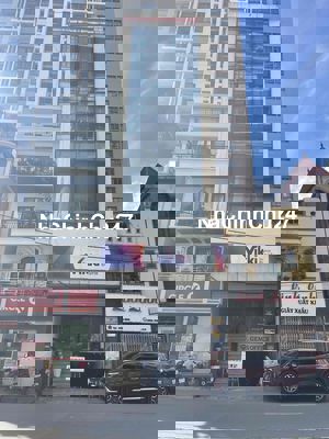 Chính Chủ Bán Nhà Mặt Phố Nguyễn Hoàng - Trần Bình . 8Tầng . Thang May