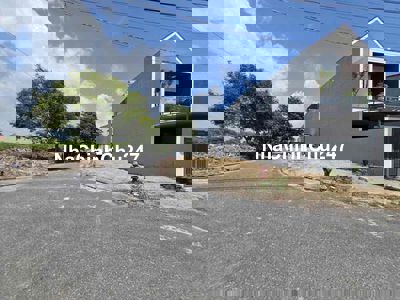 khu phú mỹ an. chủ gởi bán lô góc dt: 133m giá 6ty9