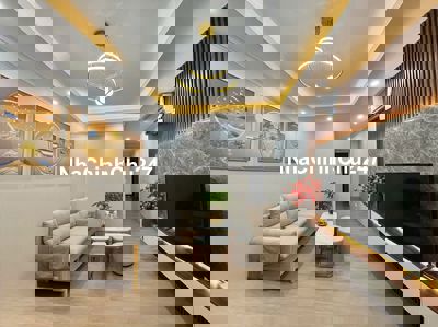 Chính chủ Bán căn tập thể Tầng 2,65M,3PN, Nam Đồng, Đống Đa, Giá 4,4Tỷ