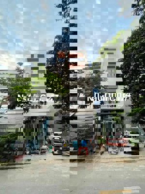 Chính Chủ Bán Nhà 3 Lầu Full Nội Thất Đối Diên Trường Đức Trí