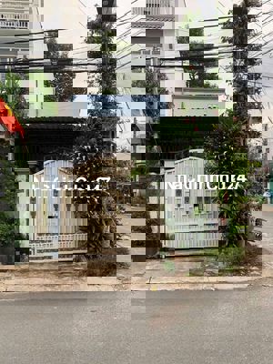 Chủ đầu tư thiếu nợ bán gấp