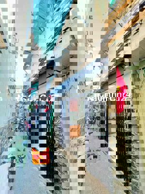 Chính Chủ Kẹt Tiền Cần Bán Gấp Nhà Mặt Hẻm Tôn Đản Quận 4