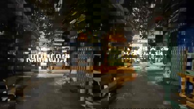 chủ nhà cần tiền bán gấp nhà khu sầm uất hòa bình- Lũy Bán Bích