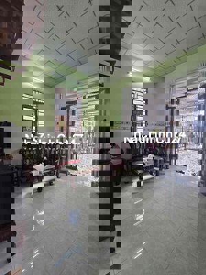 CHỦ KẸT BÁN NHÀ VÀ DÃY TRỌ