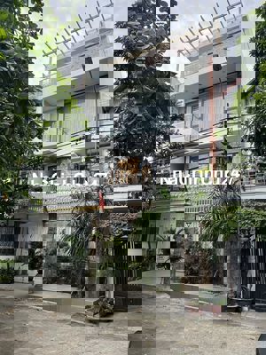 Chủ cần bán gấp biệt thự 4 tầng khu bên sông HBC Thủ Đức