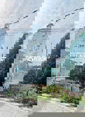 chính chủ bán lô đất dt 200 m ngang 7,5 m cách siêu thị go tầm 400 m