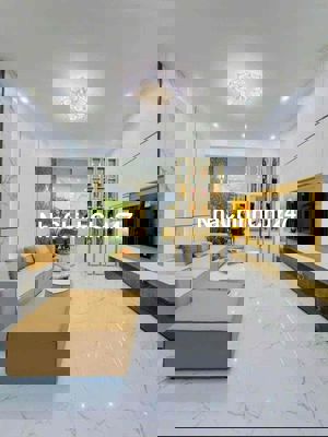 CHÍNH CHỦ KẸT TIỀN CẦN BÁN GẤP CĂN NHÀ MỚI XÂY Ở TPHCM, CÓ SỔ HỒNG