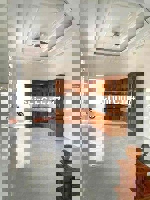 NHÀ MT 3TẦNG-SÂN XE TẢI-LÃ XUÂN OAI-80m2-HƠN 8 tỷ -CHỦ GẤP BÁN VỀ QUÊ