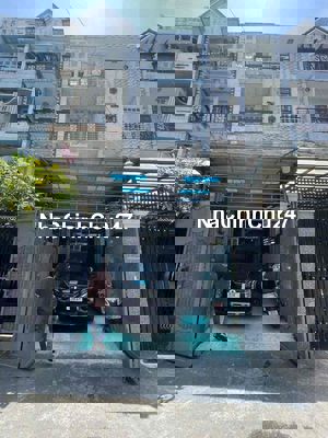 NHÀ CHÍNH CHỦ HXH KHU NHÀ LẦU. GẦN CV LÀNG HOA