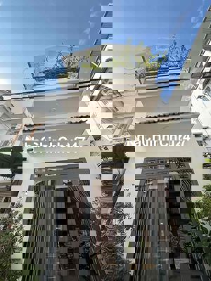 Chủ Gấp Bán Bán nhà 4 Tầng HXH Ngay UBND quận 2. 6PN hoàn công đầy đủ