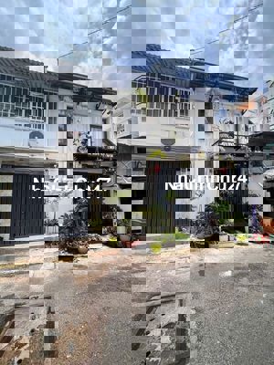 Chính chủ bán nhà ngang 5m HXH, Bến Vân Đồn Quận 4 cách đường lớn 10m