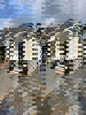 Chính chủ cần bán nhà mái nhật siêu rộng rãi, có vườn đầy đủ. SHR