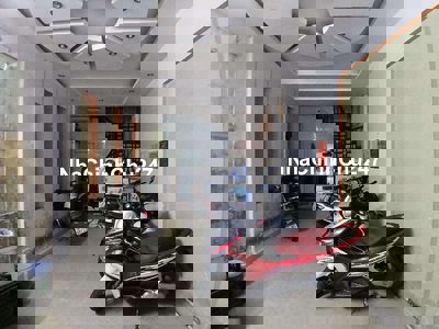 CHÍNH CHỦ CẦN BÁN ' NHÀ 5 Tầng - PHÁO ĐÀI LÁNG