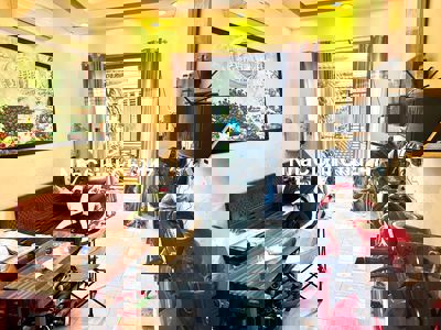 Chính chủ cần bán nhà tt hóc môn khu vực sầm uất ngay bùng binh lê lợi